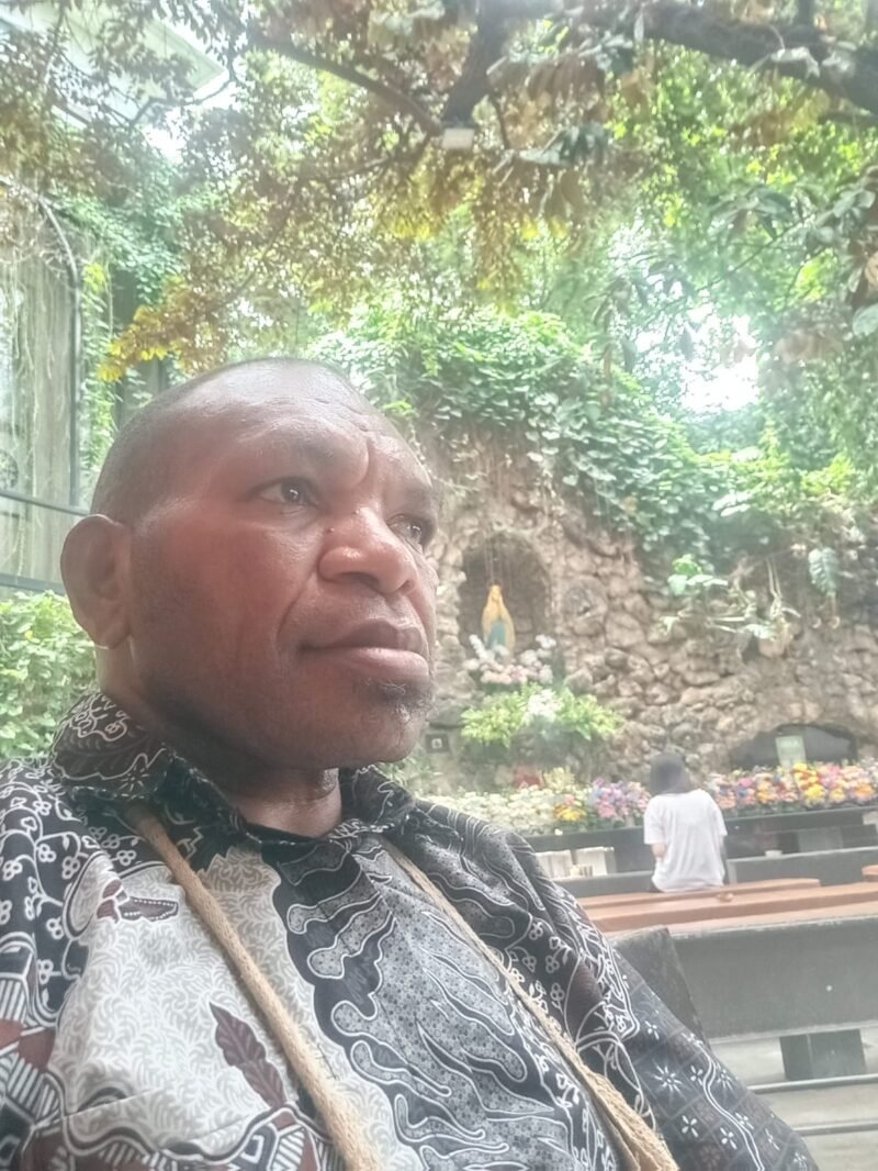 Titus Pekei, Pencetus Noken sebagai warisan budaya dunia, saat ditemui wartawan sultra.tagarutama.com.