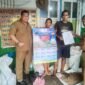 Kepala Dinas Perkebunan Widhi Asmoro Jati mendistribusikan sebanyak 1.000 kalender musim tanam dan musim panen pala Tahun 2026 yang dilengkapi dengan Rencana Aksi Daerah (RAD) Program Strategis Pala Unggul.