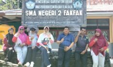 Bangun Kebanggaan Produk Lokal, SMAN 2 Fakfak Bersama Dinas Perkebunan Luncurkan Pala Grafting dan Pupuk Organik Asli Papua di Hardiknas 2026